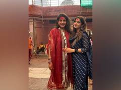 
      
      Raveena Tandon visits Baidyanath temple with daughter Rasha
      
      