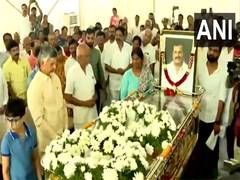 
      
      Andhra CM pays tribute to late brother Ramamurthy Naidu
      
      