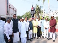 
      
      CM Bhupendra Patel meets trustees of Patel Health Foundation
      
      