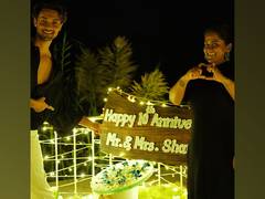 
      
      Aayush Sharma, Arpita celebrate 10th wedding anniversary
      
      