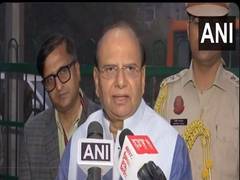 
      
      Delhi L-G inspects anti-smog mist system in Dwarka
      
      