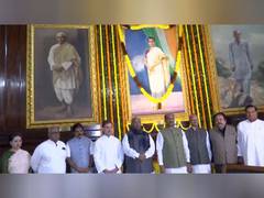
      
      Congress leader Malikarjun Kharge pay tribute to Indira Gandhi 
      
      