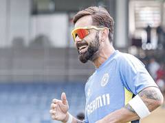 
      
      Clarke points out why Australia should avoid sledging Kohli
      
      