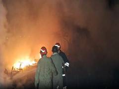 
      
      Delhi: Fire breaks out at slum near Shahdara
      
      