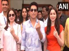 
      
      Maharashtra assembly elections: Sachin Tendulkar casts vote
      
      
