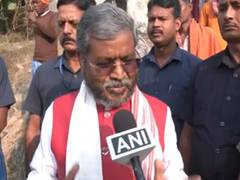 
      
      Jharkhand polls: Babulal Marandi casts vote in Giridih
      
      