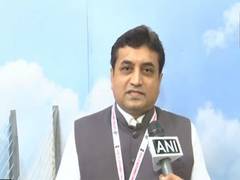 
      
      Mumbai District Collector Sanjay Yadav casts his vote
      
      