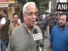 
      
      RSS leader Suresh Bhaiyyaji Joshi casts his vote
      
      
