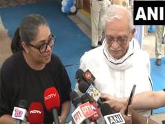 
      
      “Voting is your responsibility and right…,” says Meghna Gulzar 
      
      