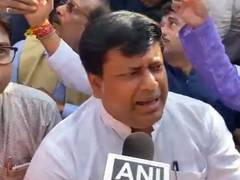 
      
      MoS Sukanta Majumdar detained by police while en route to violenc
      
      