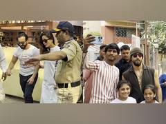 
      
      Kareena Kapoor, Saif Ali Khan cast their vote 
      
      