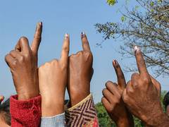 
      
      Maharashtra records 62.05% turnout; 68.01% polling in Jharkhand
      
      
