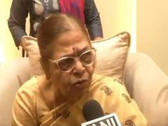 
      
      Of course, he will become CM; has worked 24/7: Mother of Fadnavis
      
      