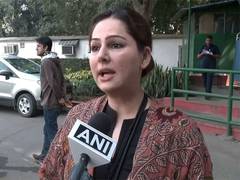 
      
      Congress' Mumtaz Patel welcomes Priyanka Gandhi's Wayanad victory
      
      