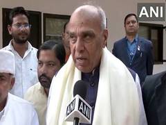 
      
       Waqf JPC chairman Jagdambika Pal meets Muslim delegations
      
      