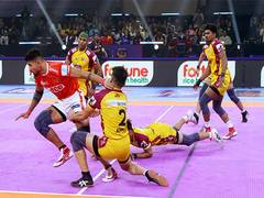 
      
      PKL: Gujarat Giants clinch hard-fought win over Telugu Titans
      
      