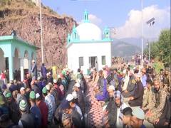 
      
      J&K: Devotees gather to celebrate 50th Urs of a Sufi saint
      
      