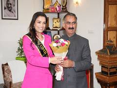 
      
      UMB Mrs. India first runner-up Akshita Sharma meets Himachal CM
      
      