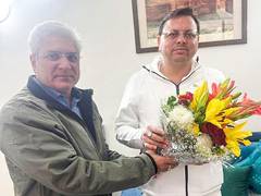 
      
      Kailash Gahlot meets Uttarakhand Chief Minister Dhami
      
      