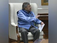 
      
      Amit Shah pays condolences on demise of Shashikant Ruia
      
      