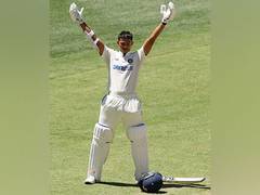
      
      Maxwell backs Jaiswal to get 