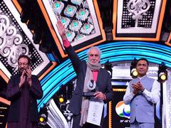 
      
      Phillip Noyce receives Satyajit Ray Lifetime Achievement Award 
      
      