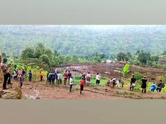 
      
      Over 15 die, 100 reported missing in Uganda landslides
      
      