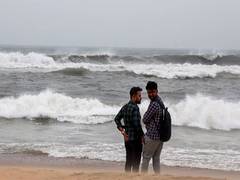 
      
      Cyclone Fengal likely to cross north Tamil Nadu-Puducherry coasts
      
      