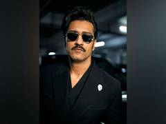 
      
      Vicky Kaushal looks flaunts his retro moustache look, fans go aww
      
      