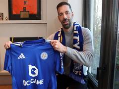 
      
      Ruud van Nistelrooy appointed new manager of Leicester City
      
      