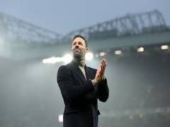 
      
      Nistelrooy reflects on joining Leicester City as new manager
      
      