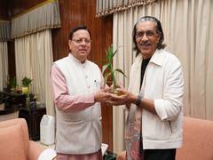 
      
      Filmmaker Prakash Jha meets Uttarakhand CM 
      
      