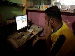 
      
      Pakistan: Slow internet speed limits access to online platforms
      
      