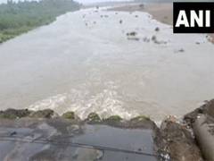 
      
      Cyclone Fengal: Dams overflow in Kanchipuram amid heavy rainfall
      
      