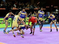 
      
      Pro Kabaddi League: Naveen powers Dabang Delhi to 2nd place 
      
      