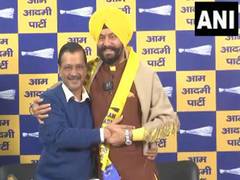 
      
      Delhi: Former BJP MLA & Padma Shri Jitender Singh Shunty joins AA
      
      