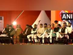 
      
      Top NDA leaders, bollywood stars arrive at Azad Maidan to attend 
      
      