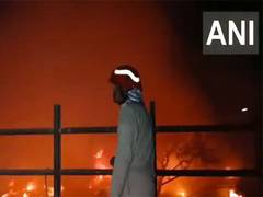 
      
      Delhi: Fire breaks out in slums of Rani Garden in Geeta Colony
      
      