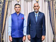 
      
      Outgoing Indian High Commissioner bids farewell to Muizzu
      
      