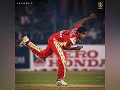 
      
      Bhuvneshwar, Hazlewood happy on 