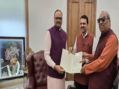 
      
      UP Dy CM invites Maha CM Fadnavis to attend Maha Kumbh 2025 
      
      