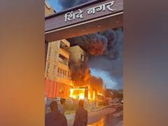 
      
      Maharashtra: Fire breaks out in a shop in Pune, no casualties rep
      
      