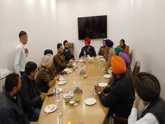 
      
      Farmers’ ‘Dilli Chalo’ march: Talks held as tensions rise
      
      