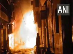 
      
      Delhi: Fire breaks out in two shops in Shahdara
      
      