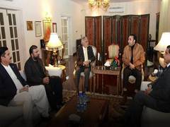
      
      Pak: PML-N, PPP to meet today to resolve rift
      
      