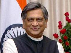 
      
      LoP Rahul Gandhi condoles demise of former Karnataka CM Krishna
      
      