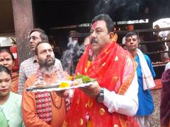 
      
      Assam: Ranjeet Kumar Dass seeks blessings at Kamakhya temple
      
      