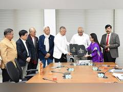 
      
      Members of 4th Dhammayatra visit Gujarat CM Bhupendra Patel
      
      