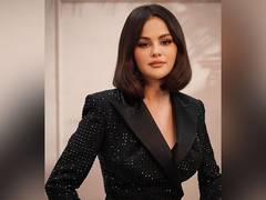 
      
      Selena Gomez on her bond with mom Mandy Teefey 
      
      