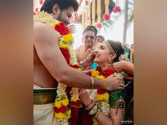 
      
      Samantha extends best wishes to newlyweds Keerthy Suresh-Antony 
      
      